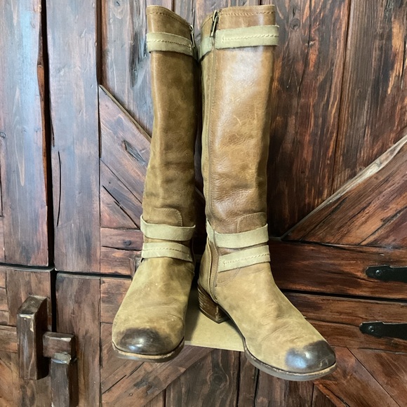 UGG AUSTRALIA DARCIE DISTRESSED HEAVY LEATHER SIDE ZIP TALL RIDING BOOT 8.5 - Picture 4 of 12